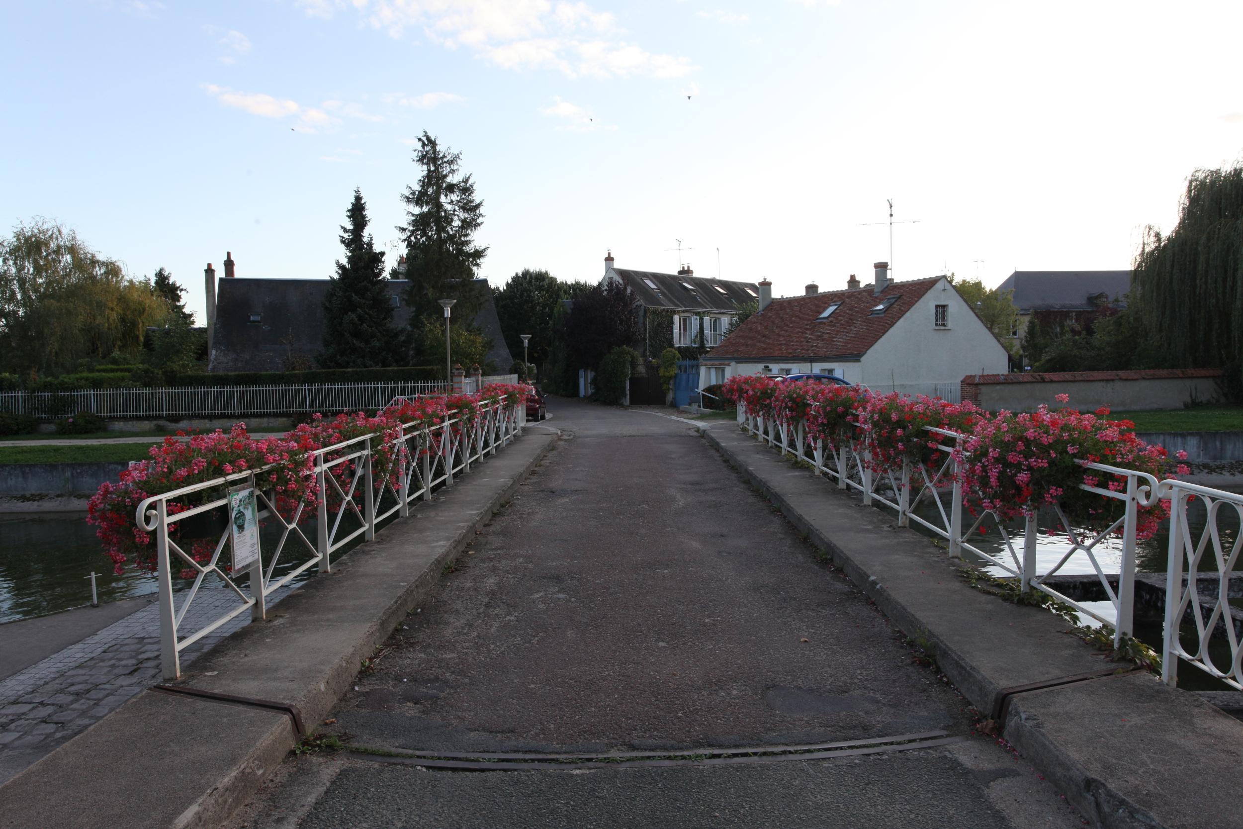 Draaibrug Combleux, Canal d'Orleans