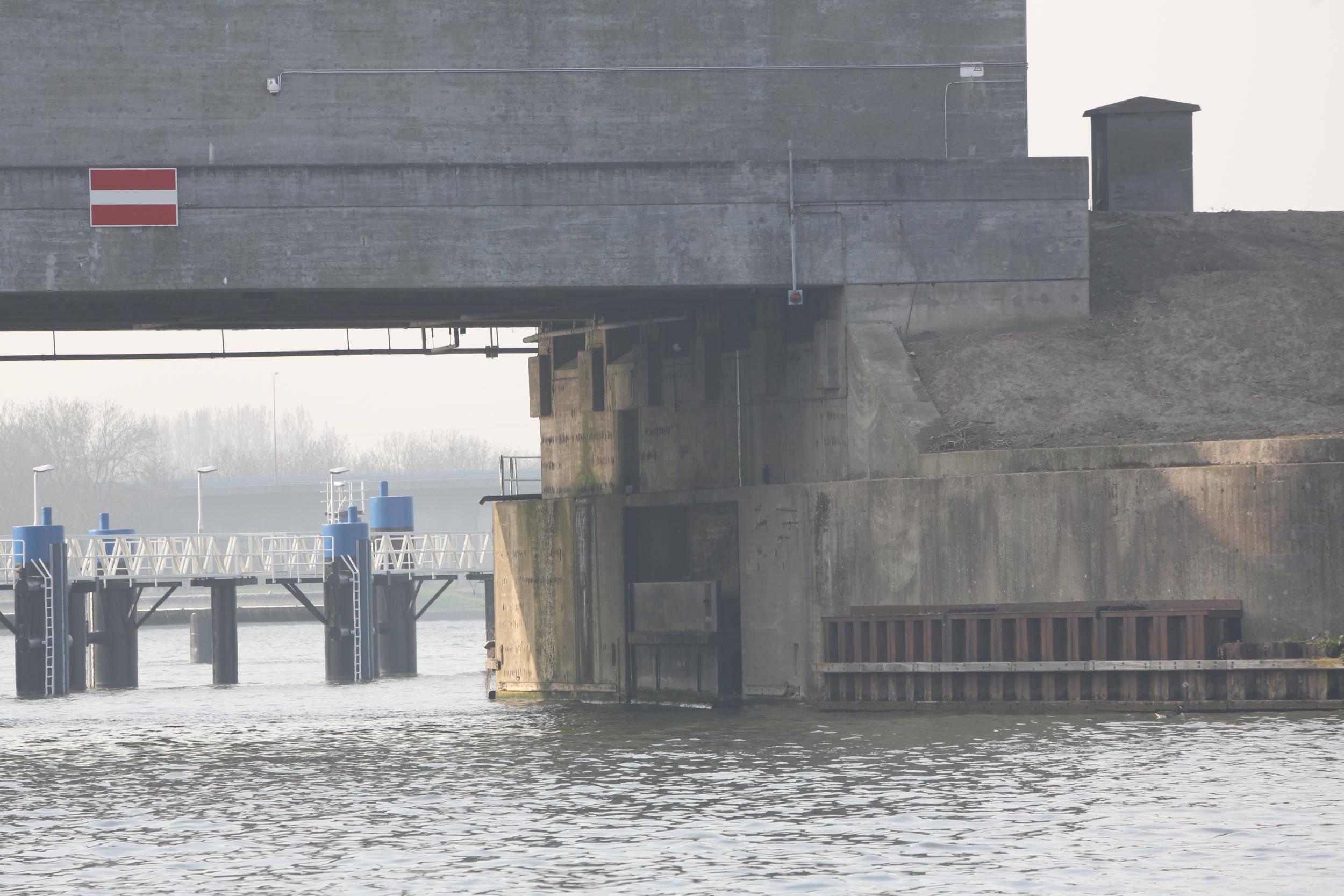 Plofsluis Heemstederbrug