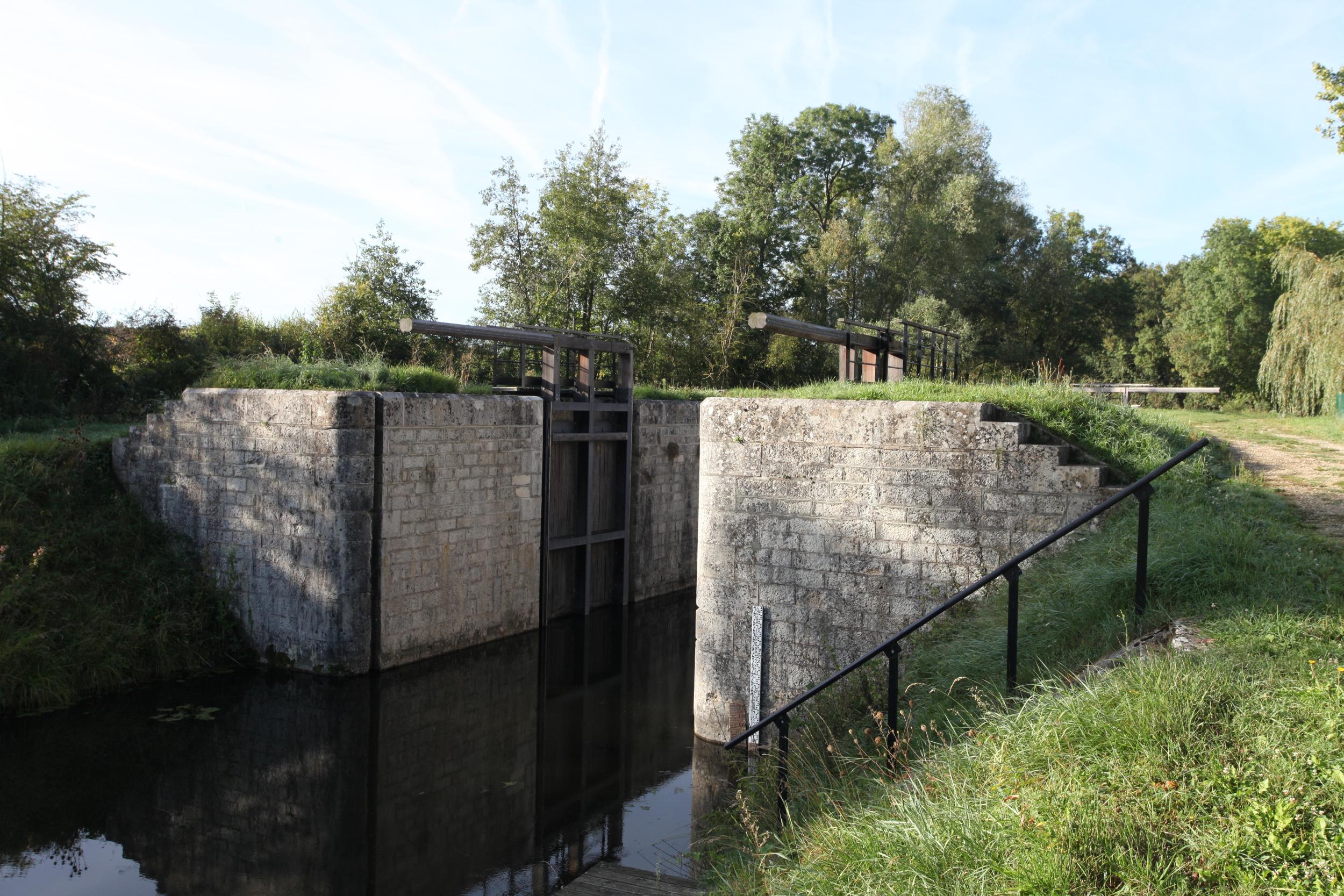 Sluis de Hateau, Canal d'Orleans