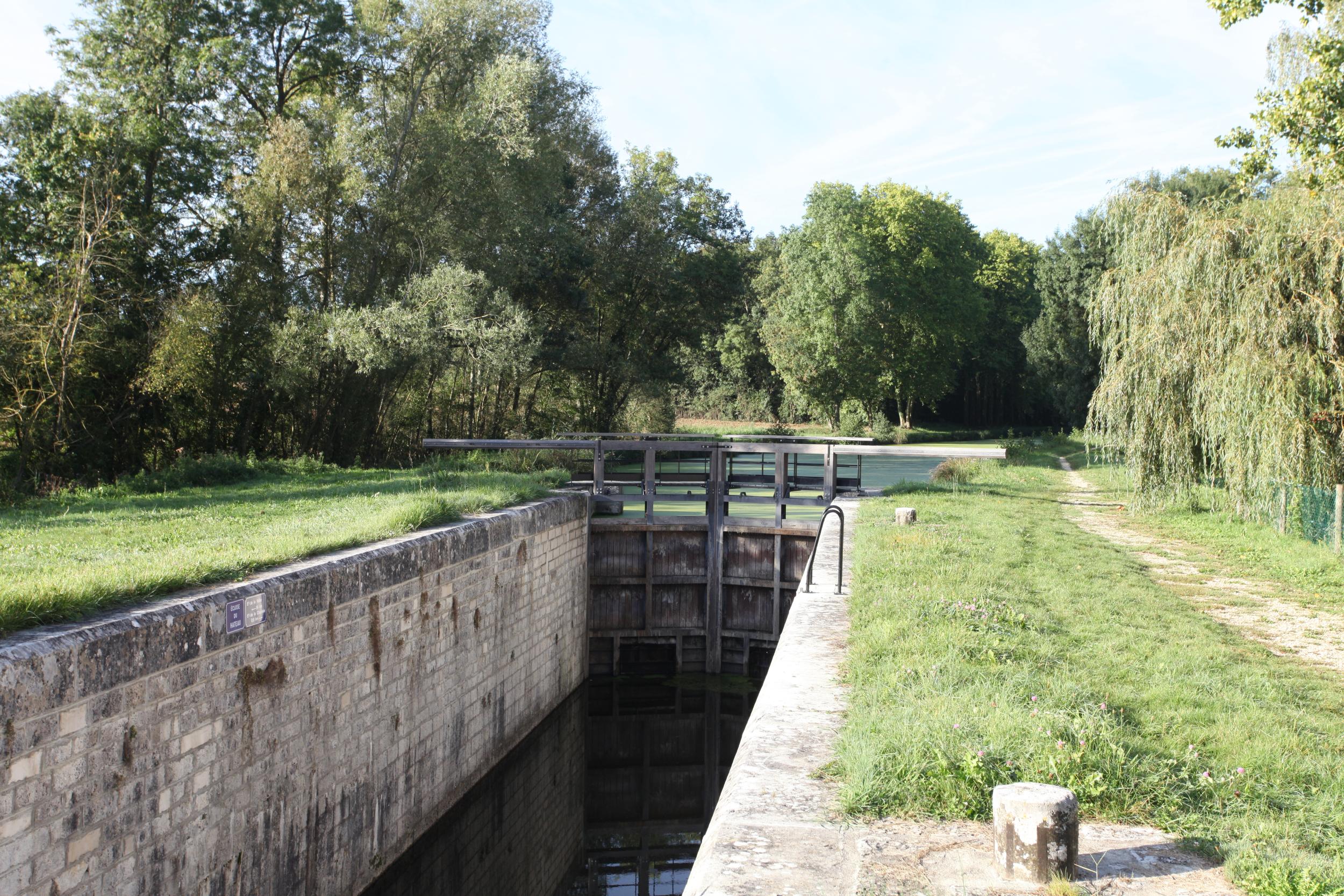 Sluis de Hateau, Canal d'Orleans