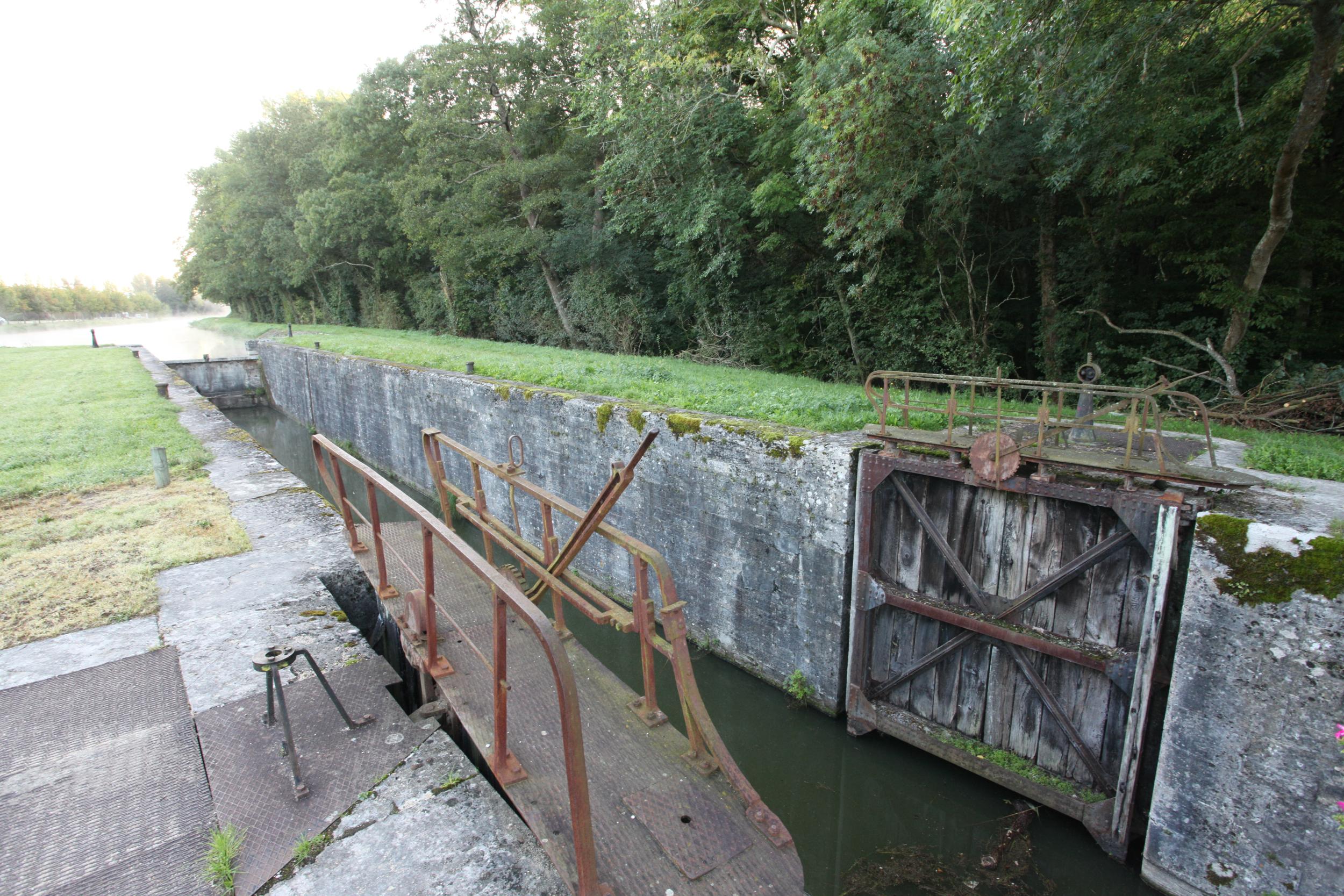 Sluis Vitry aux Loges, Canal d'Orleans