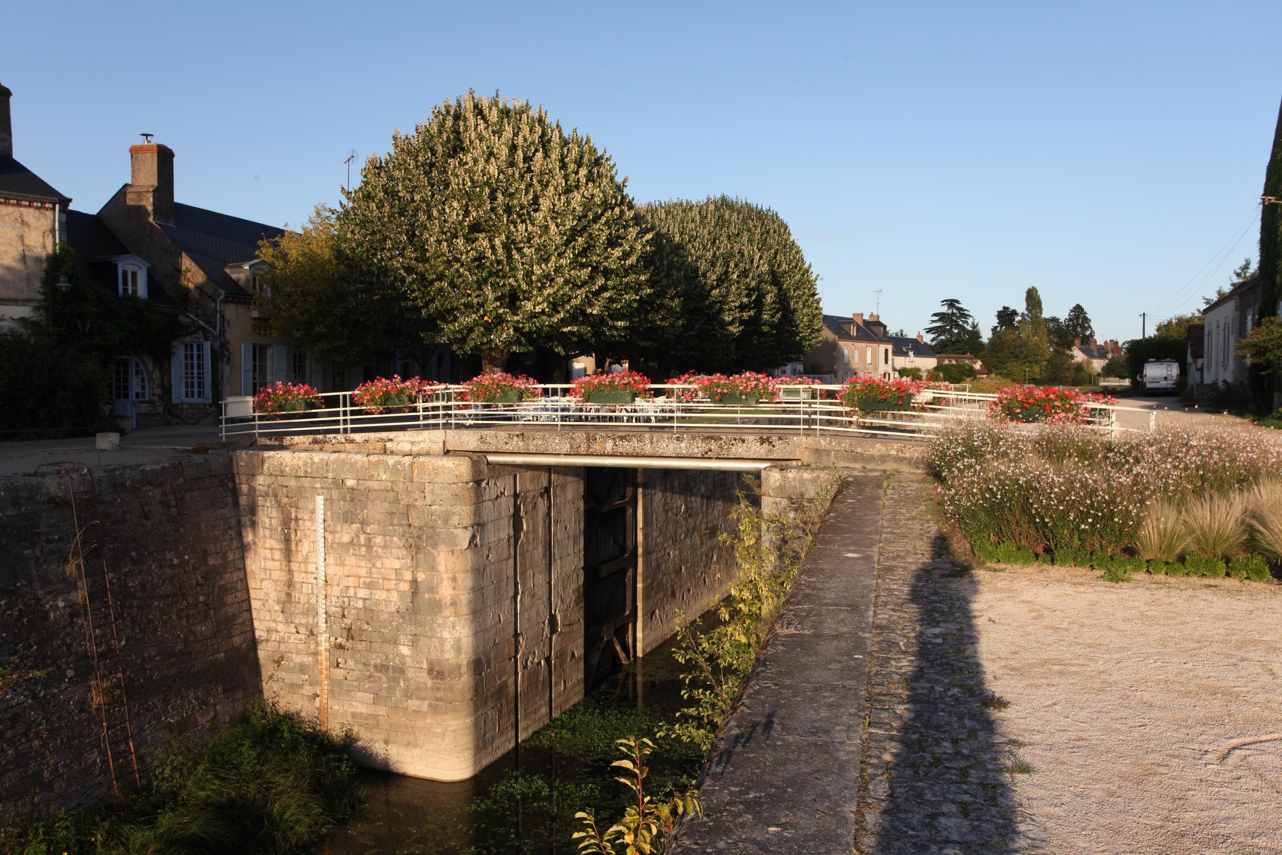 Sluis la Patache, Canal d'Orleans