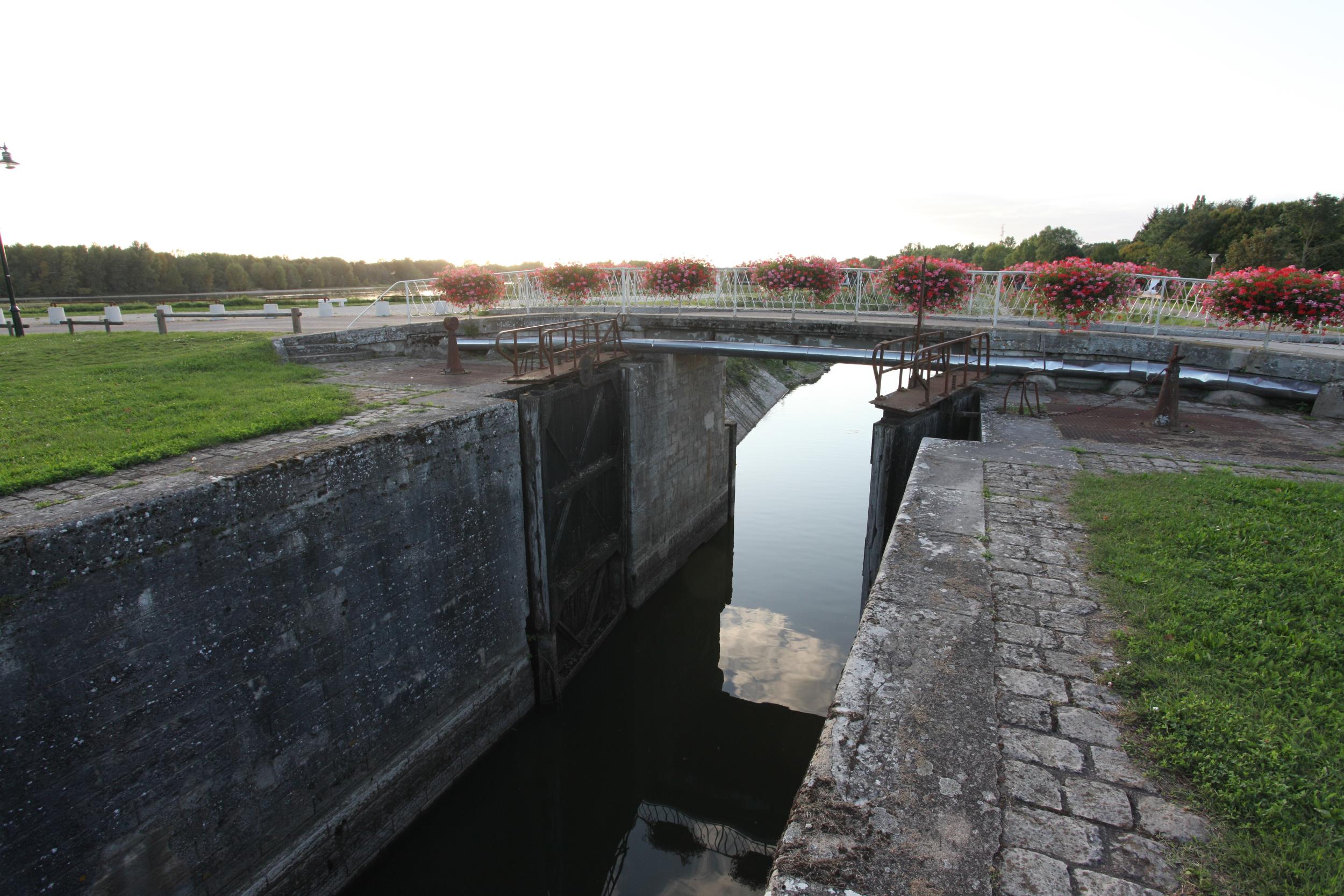 Sluis Combleux, Canal d'Orleans