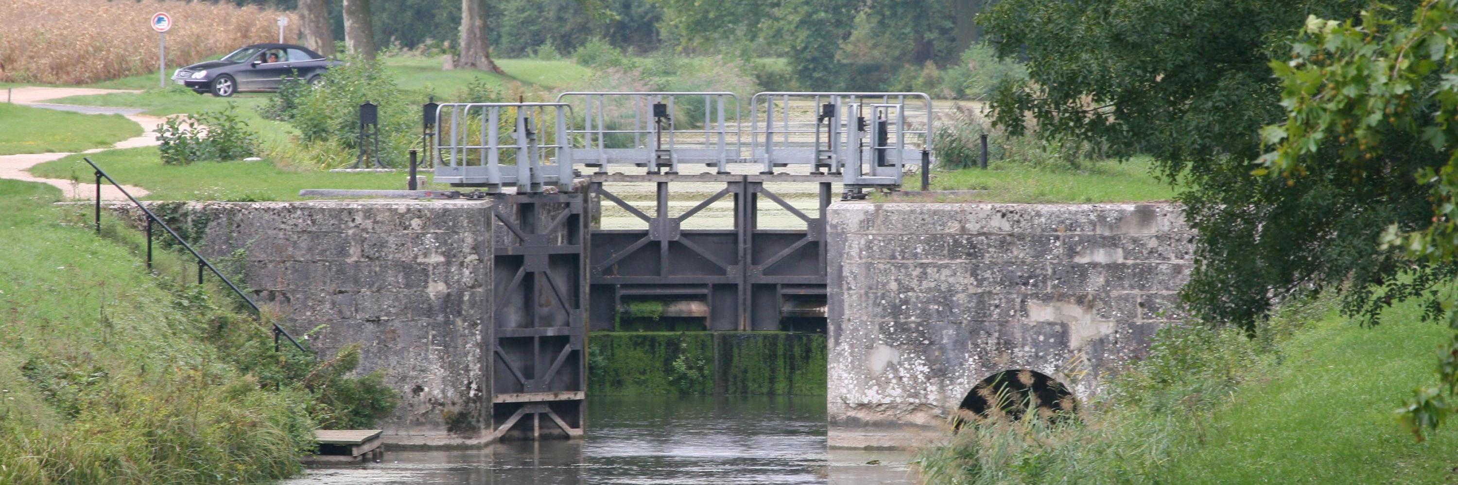 Sluis la Folie, Canal d'Orleans