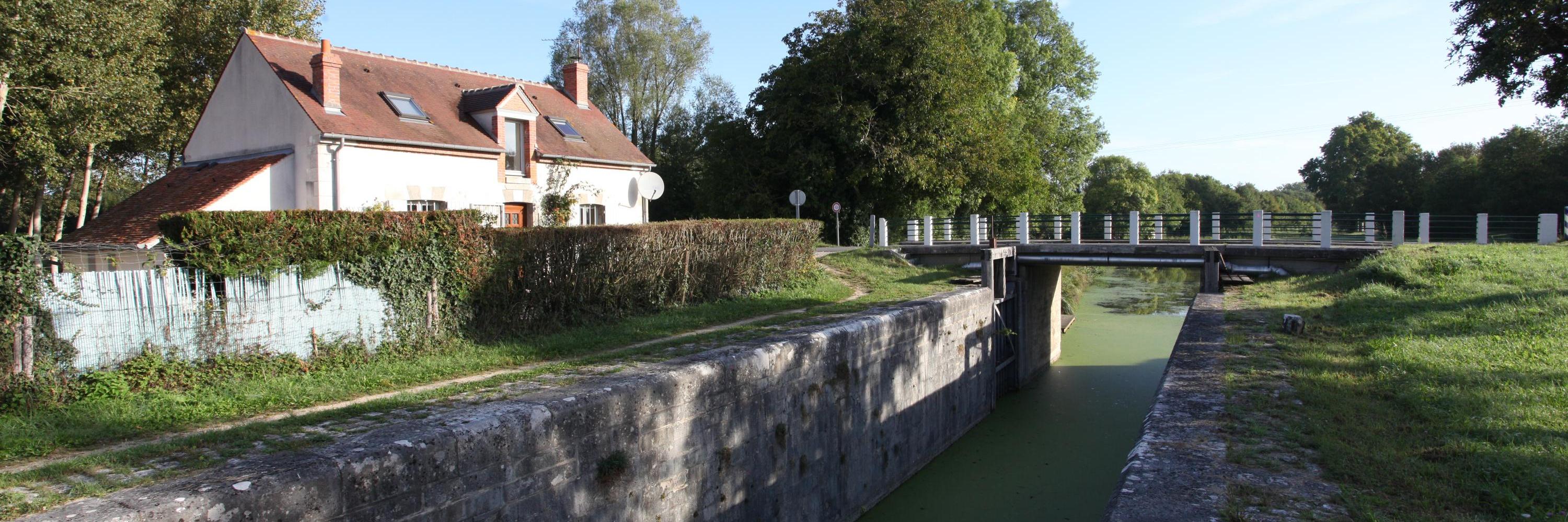 Sluis la Chaussée, Canal d'Orleans